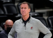 开云体育入口-开拓者主帅斯托茨智斗对手，率队取胜