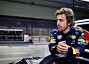 开云体育中国-阿斯顿马丁碾压索伯车队，阿隆索关键制胜