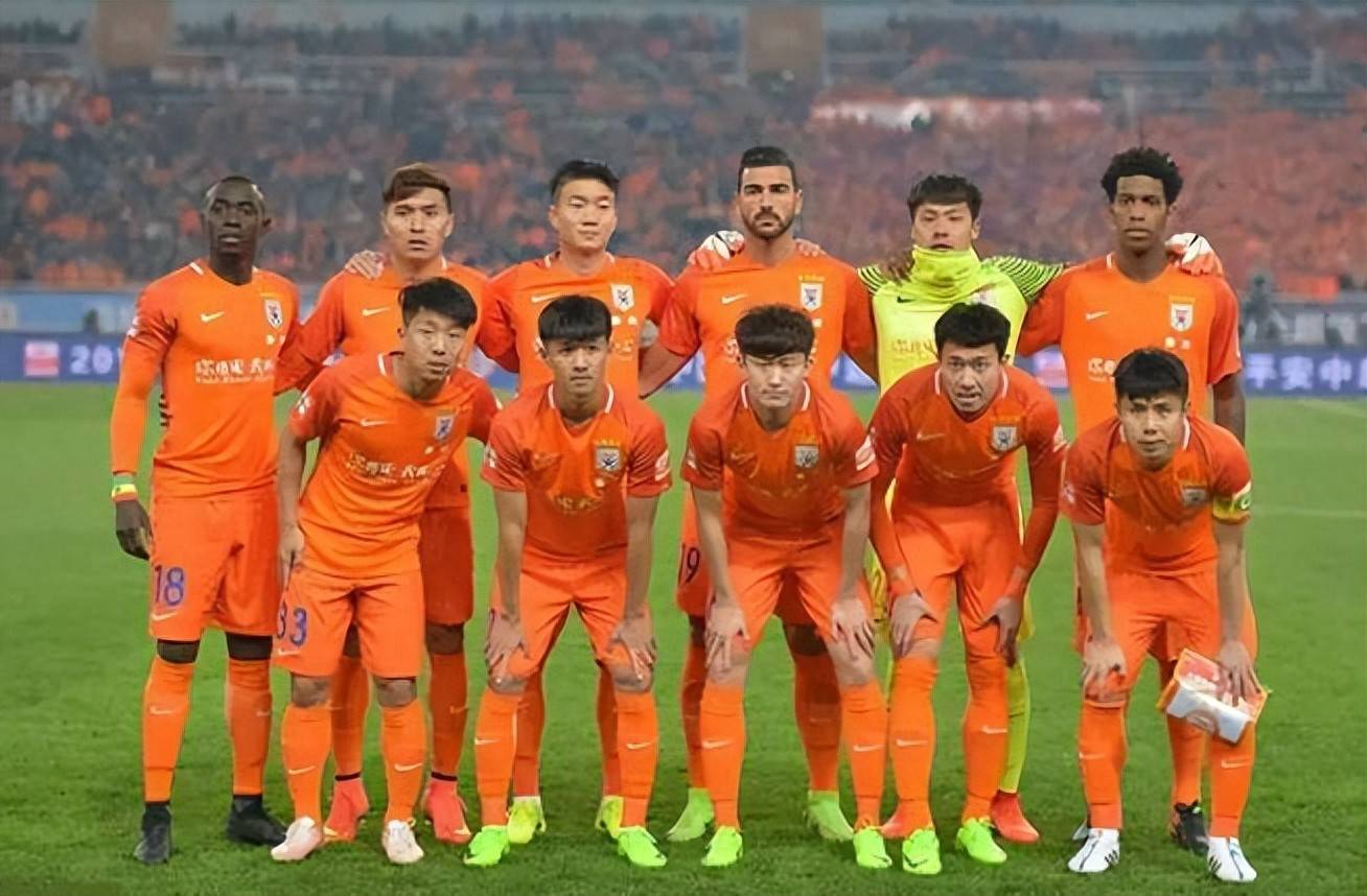 富力主场击败鲁能，排名略有提升