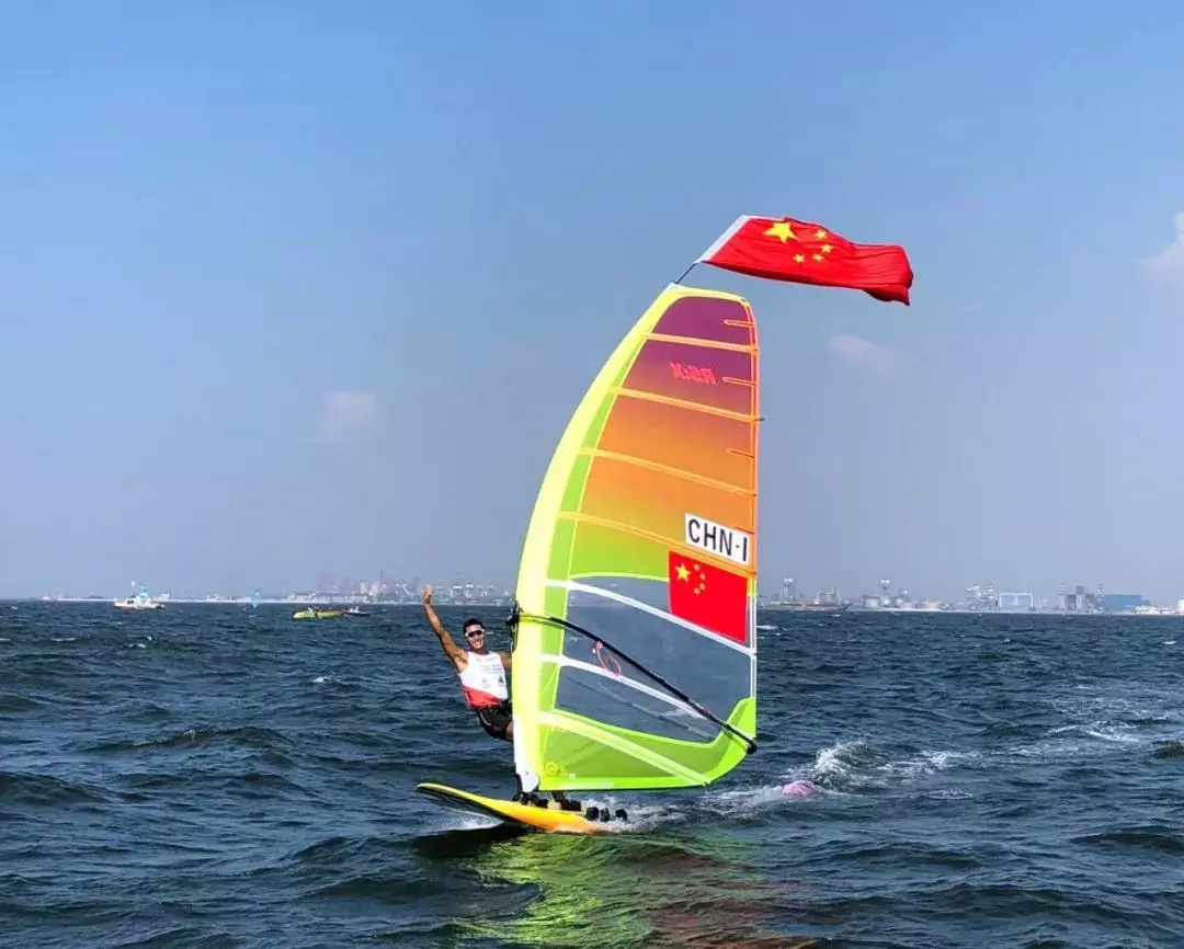 荷兰帆船队团结一致，为国争光