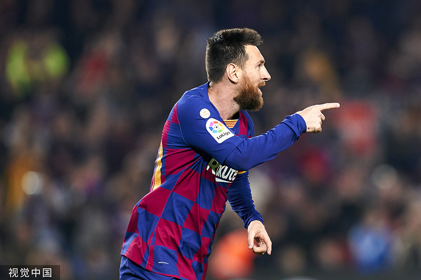 尤文图斯客场胜利，保持领跑