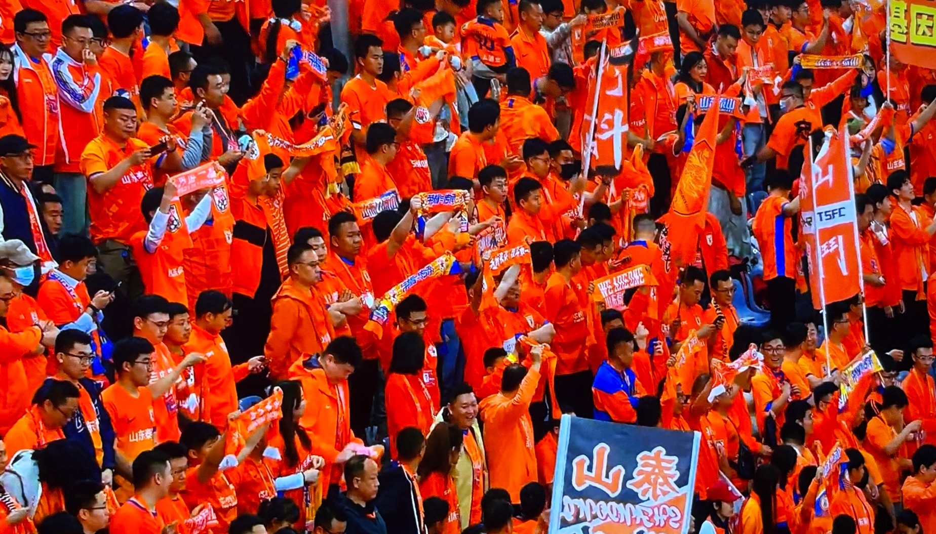 顶级球队在重要赛事中大放异彩 顶级球队在重要赛事中大放异彩