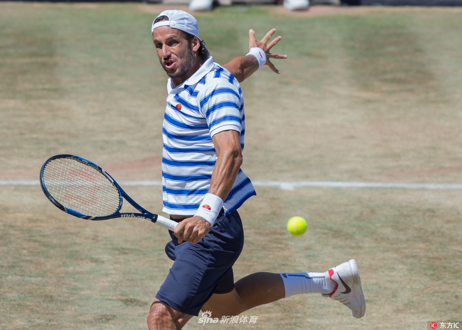 斯图加特客场逆转，豪取重要三分