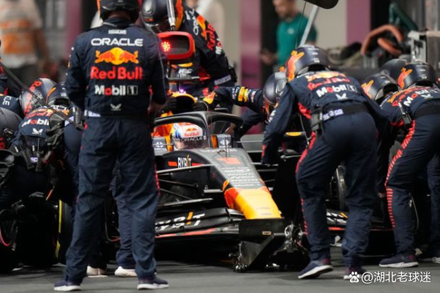 阿斯顿马丁轻取梅赛德斯,佩雷兹统治全场 阿斯顿马丁轻取梅赛德斯,佩雷兹统治全场