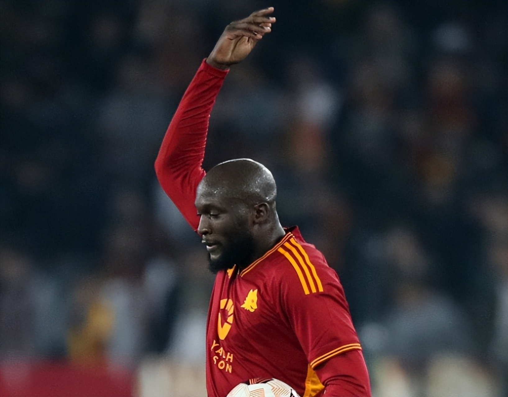 那不勒斯完胜丹麦,贝林厄姆扛起全队 那不勒斯完胜丹麦,贝林厄姆扛起全队