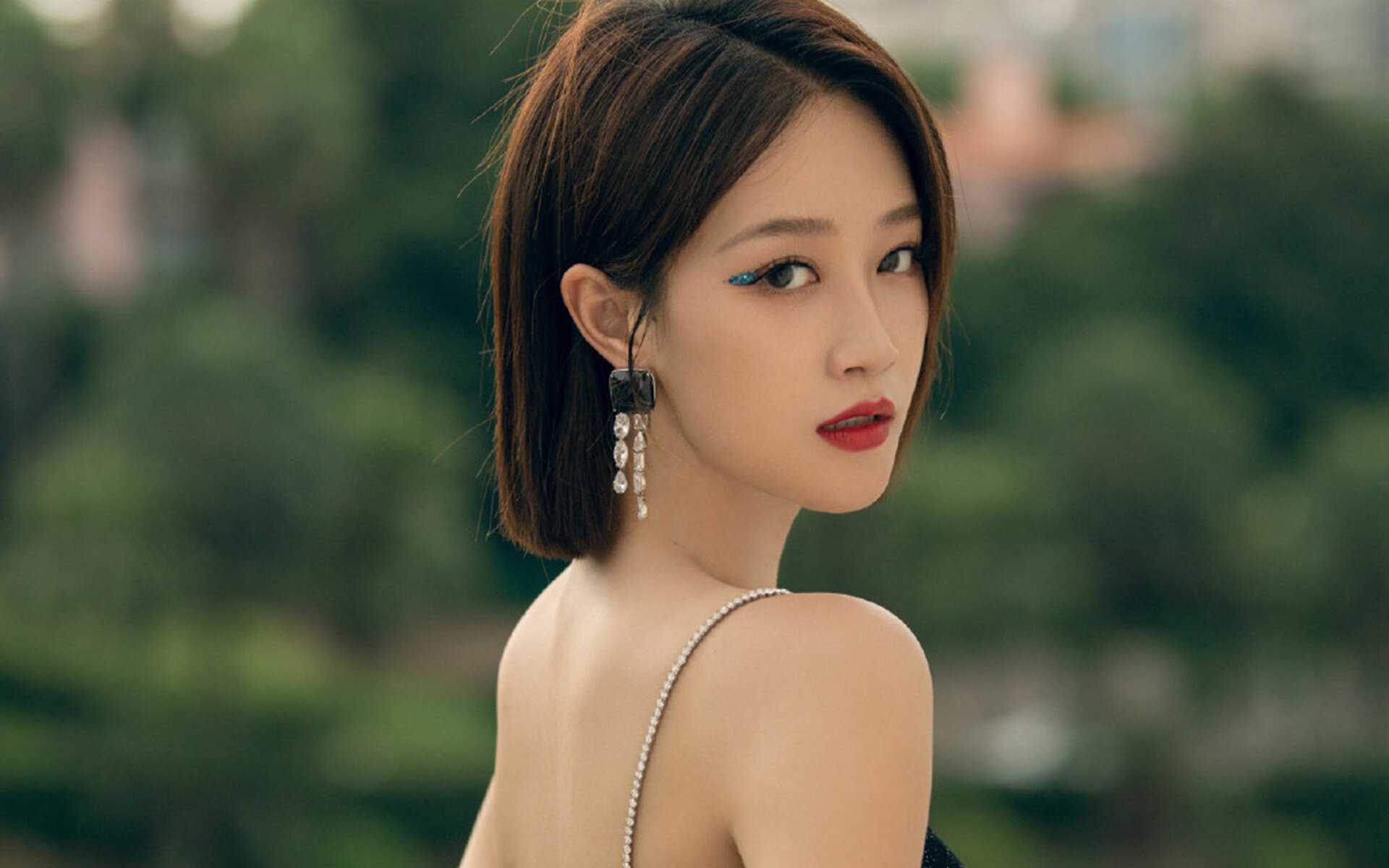 欧冠淘汰赛启示录，当篮球场上的活塞横扫太阳